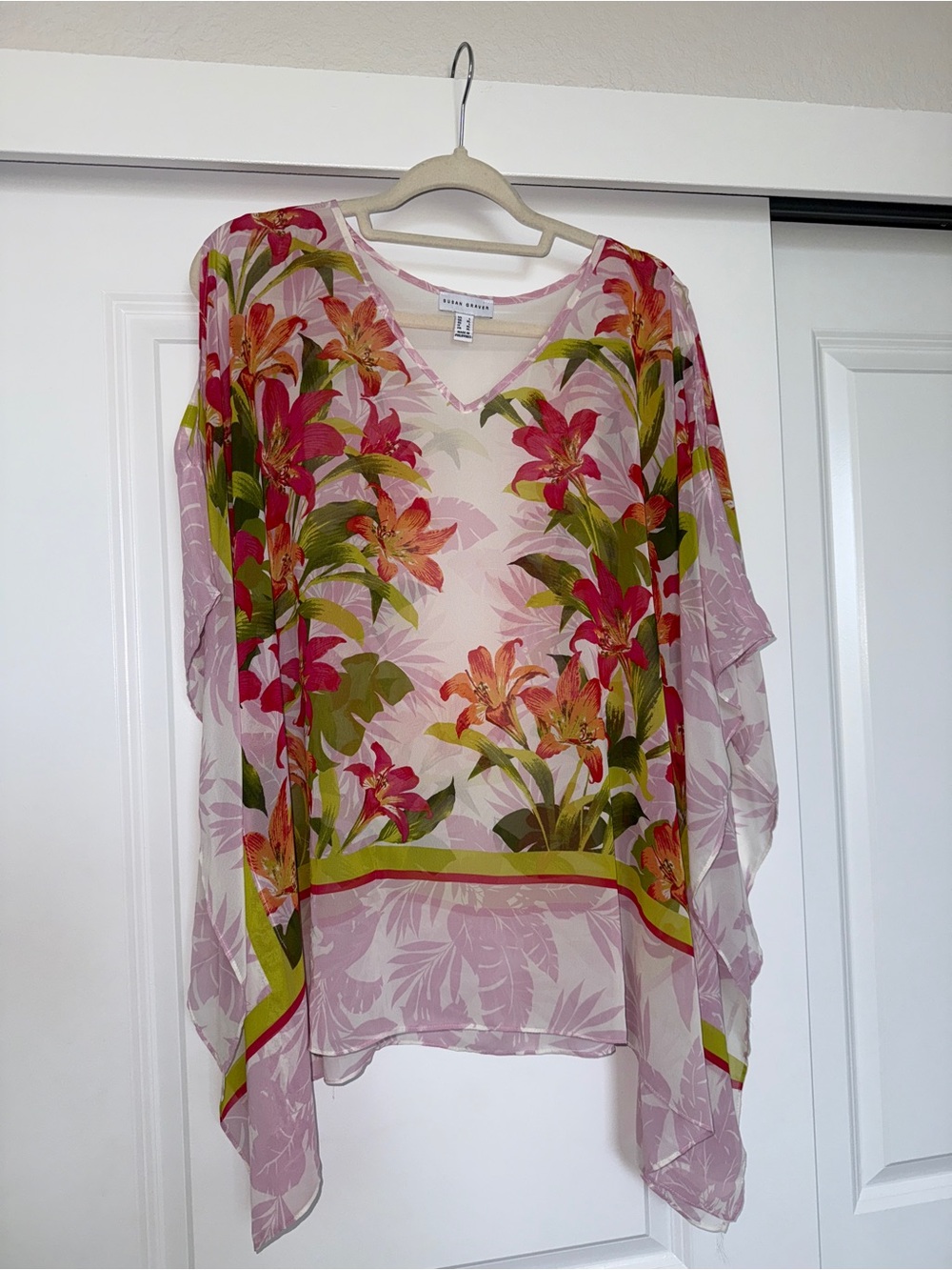Susan Graver Floral Tropical
Kimono, size L